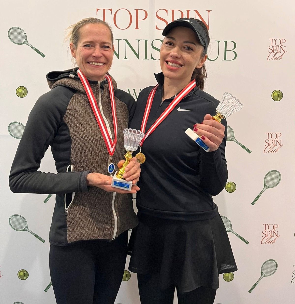 💫 DAMEN-DOPPEL – TENNIS, TEAMWORK UND EIN HAUCH MAGIE! 🎾👯‍♀️